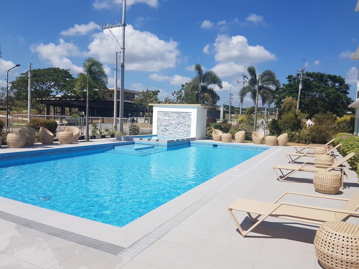 Microtel By Wyndham South Forbes Near Nuvali Santa Rosa  Exterior photo